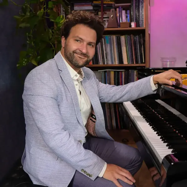 Lars Nelissen at the piano