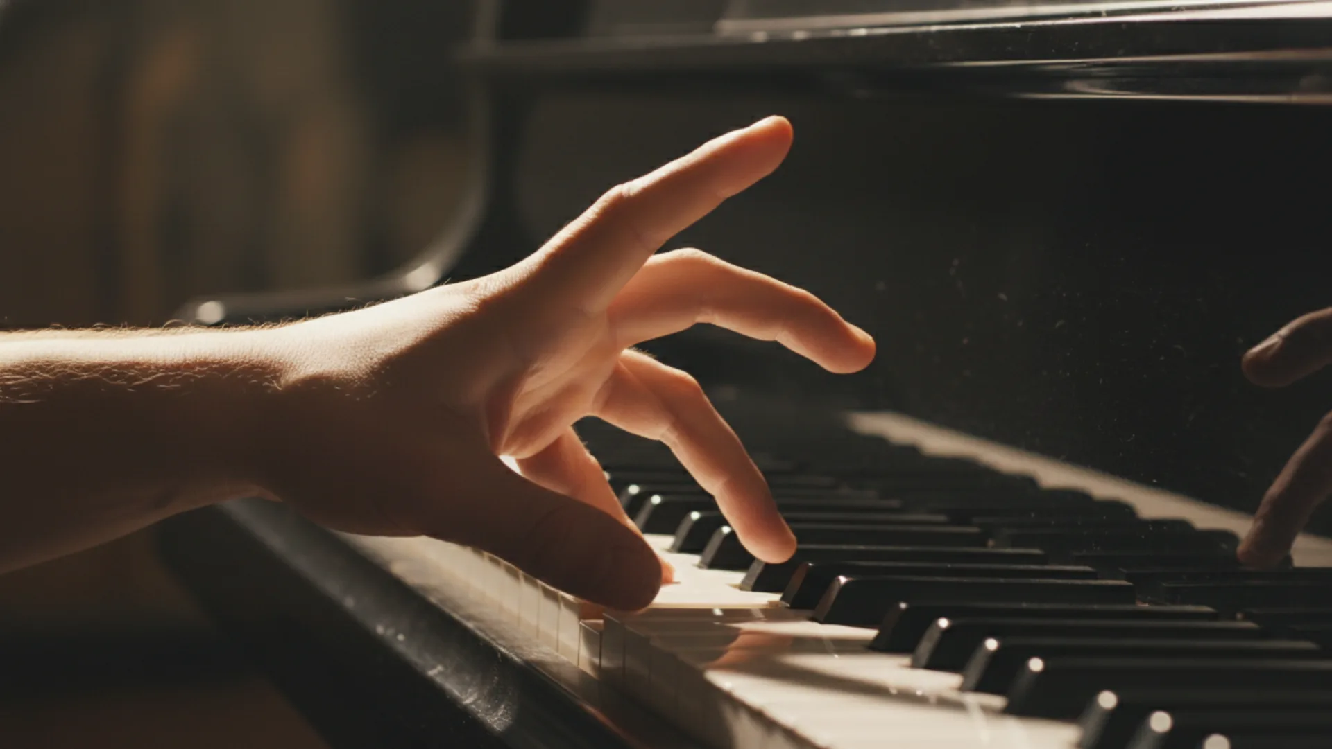 LIVE coaching — "My fourth finger disappears when I speed it up"