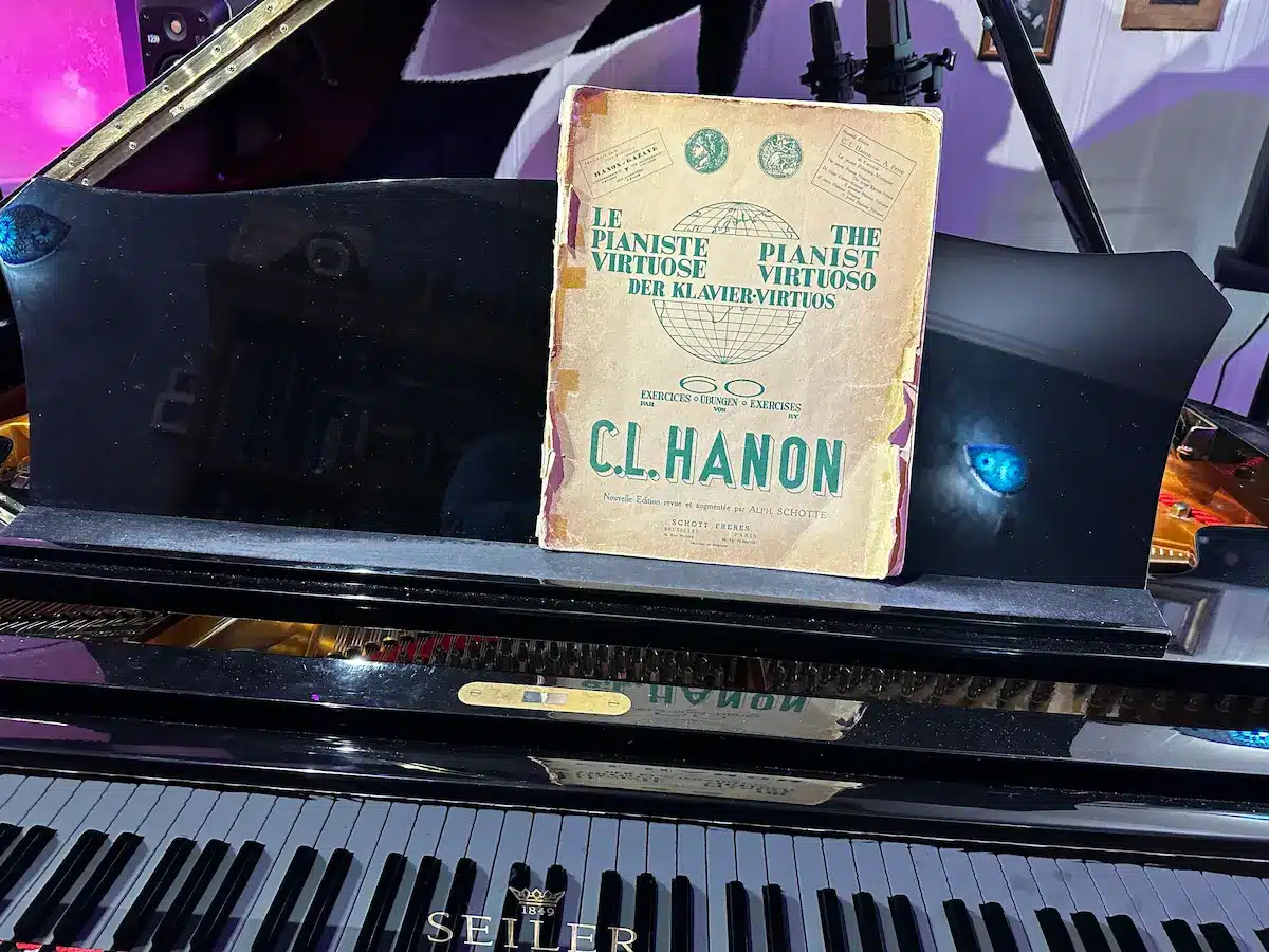 Hanon exercises for piano technique
